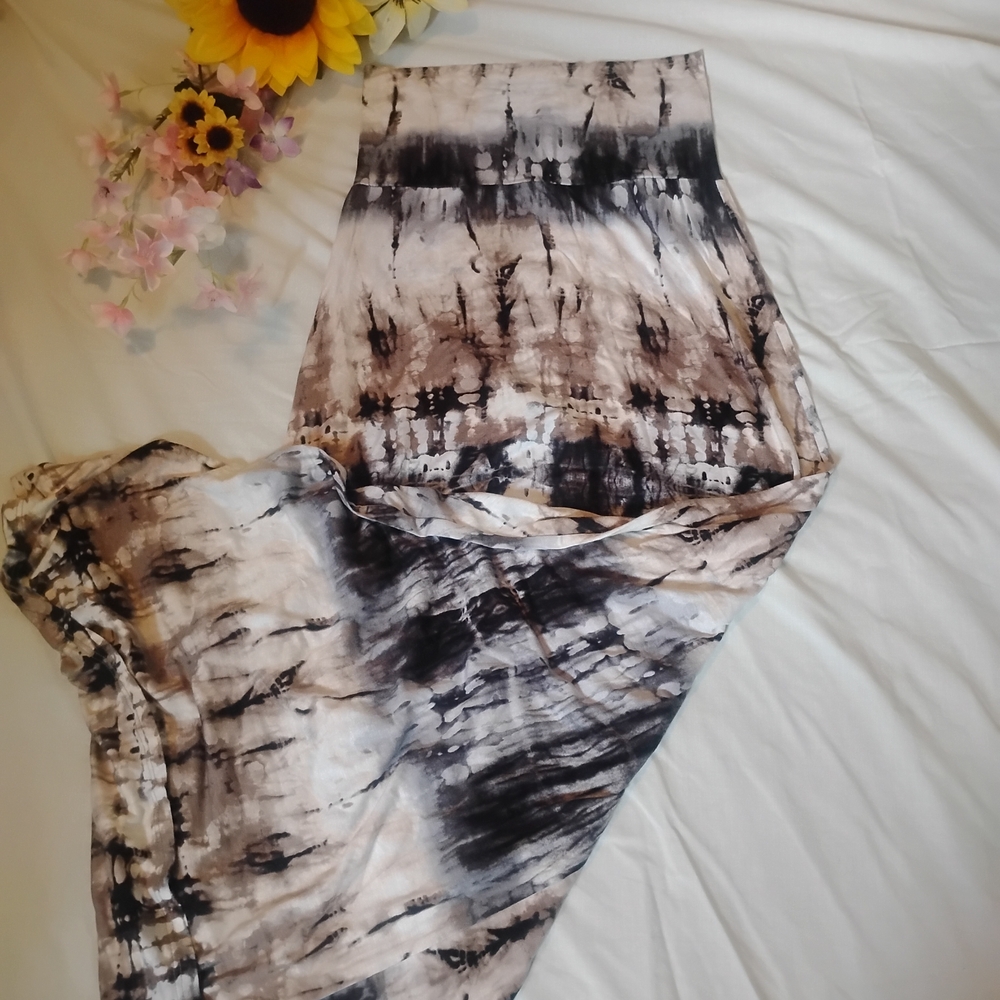 Vanilla Bay Black and White Tie-Dye Fabric